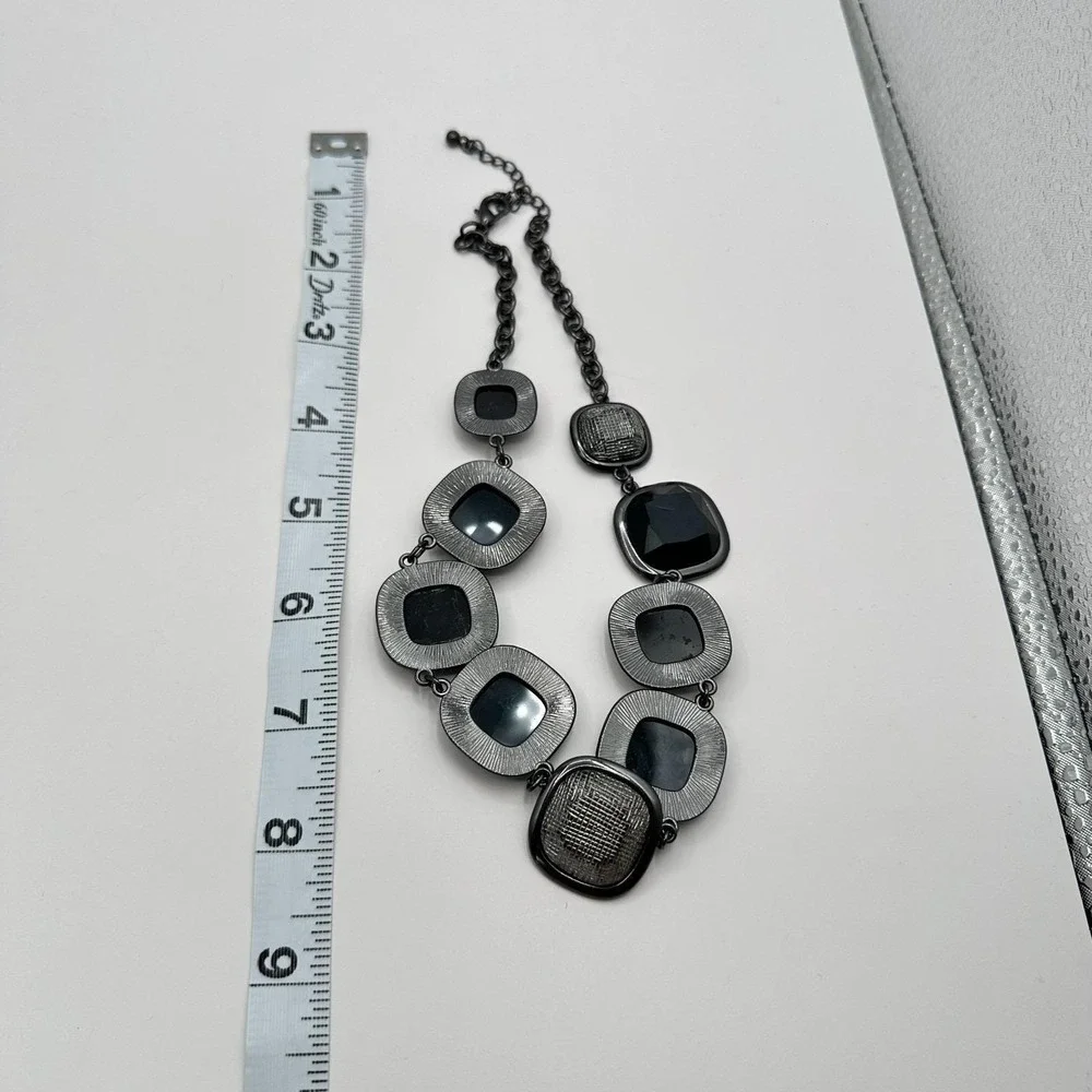 Vintage Gunmetal Tone Black Faceted Acrylic‎ Mesh Pillow Station Collar Necklace
